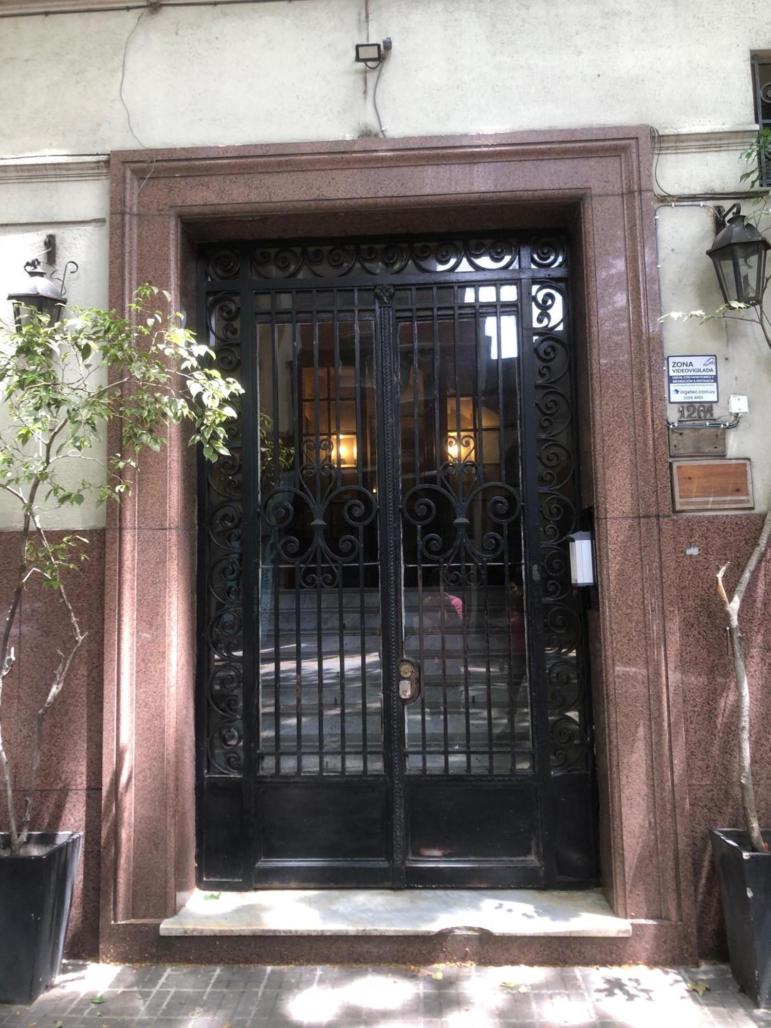 モンテビデオEdificio Quijanoアパートメント エクステリア 写真